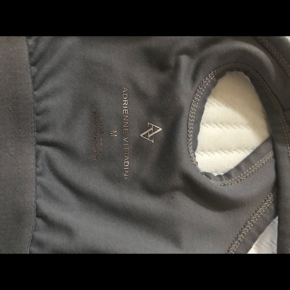 Workout top - Picture 3 of 3